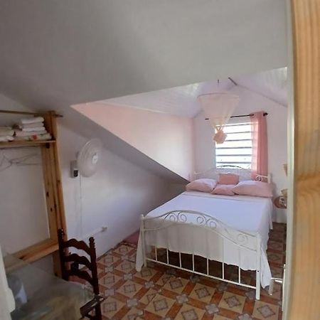 Отель Au D Location Grand-Bourg  Экстерьер фото